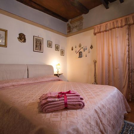La Via Dei Presepi Bed & Breakfast เนเปิลส์ ภายนอก รูปภาพ