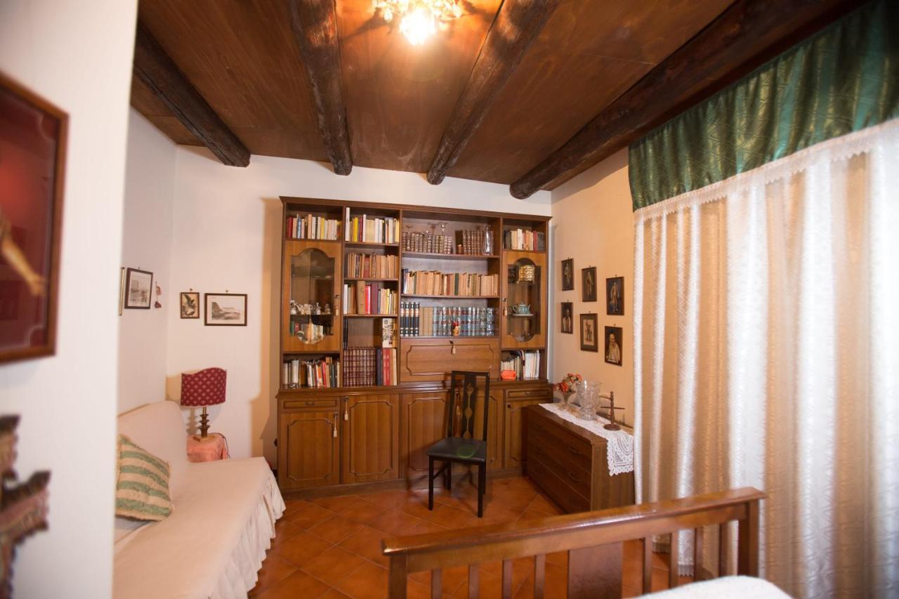 La Via Dei Presepi Bed & Breakfast เนเปิลส์ ภายนอก รูปภาพ
