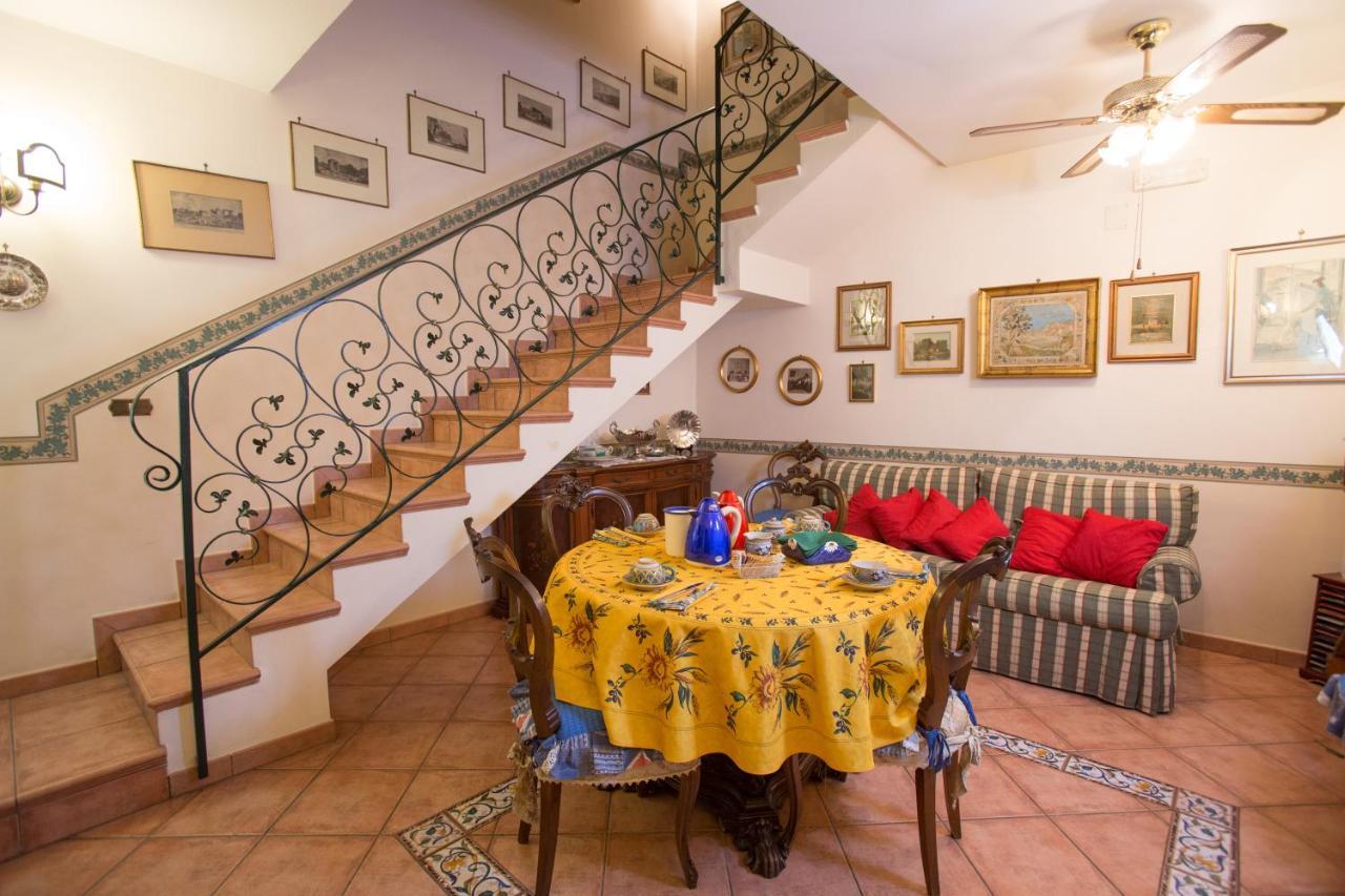 La Via Dei Presepi Bed & Breakfast เนเปิลส์ ภายนอก รูปภาพ