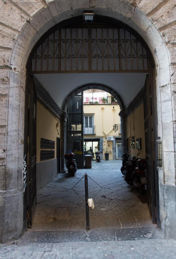 La Via Dei Presepi Bed & Breakfast เนเปิลส์ ภายนอก รูปภาพ