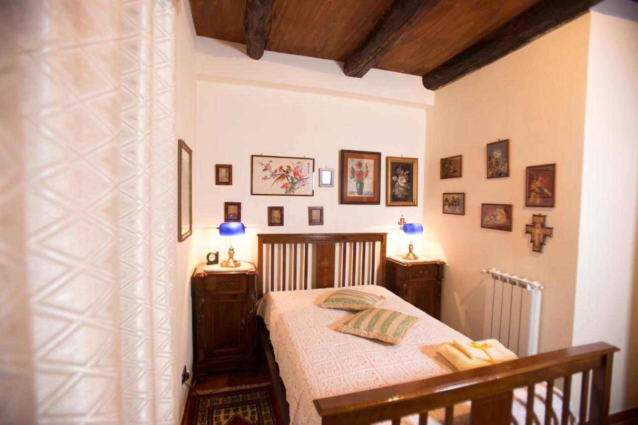 La Via Dei Presepi Bed & Breakfast เนเปิลส์ ภายนอก รูปภาพ